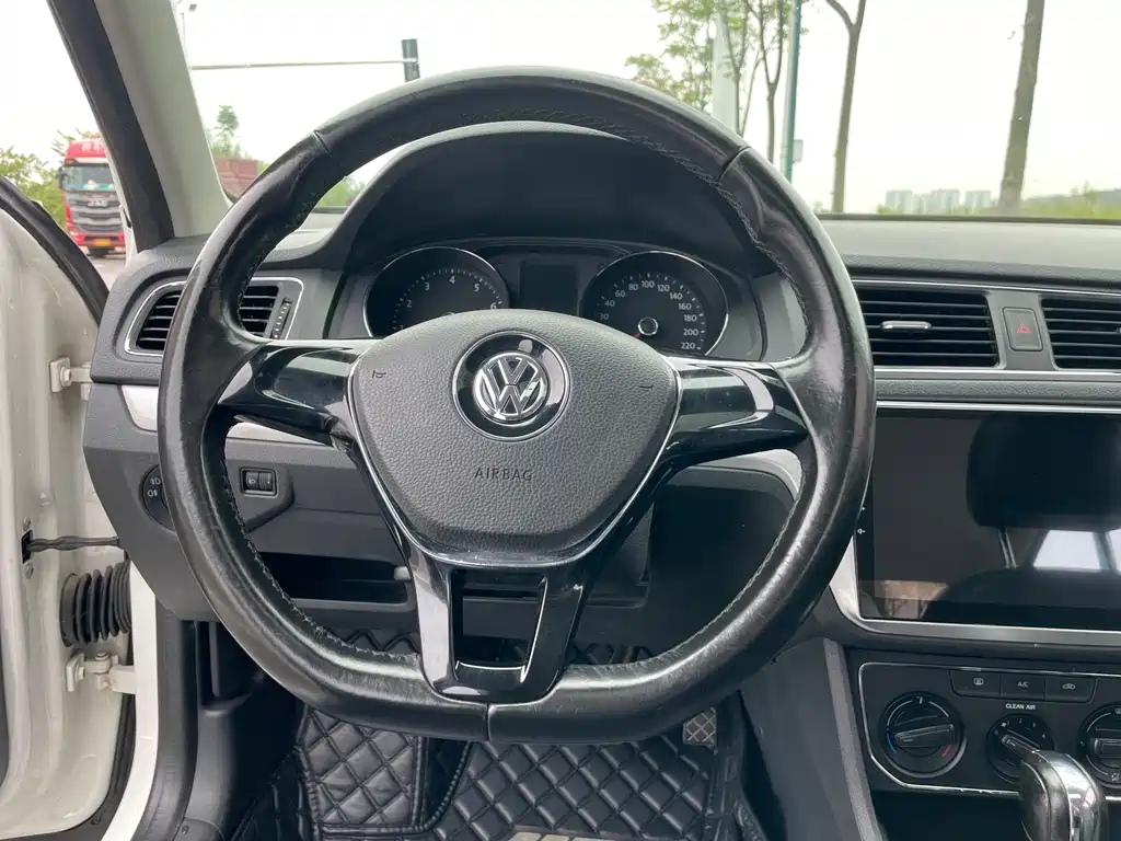 Volkswagen Lavida — миниатюра 15