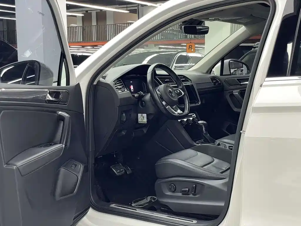 Volkswagen Tiguan L — миниатюра 4