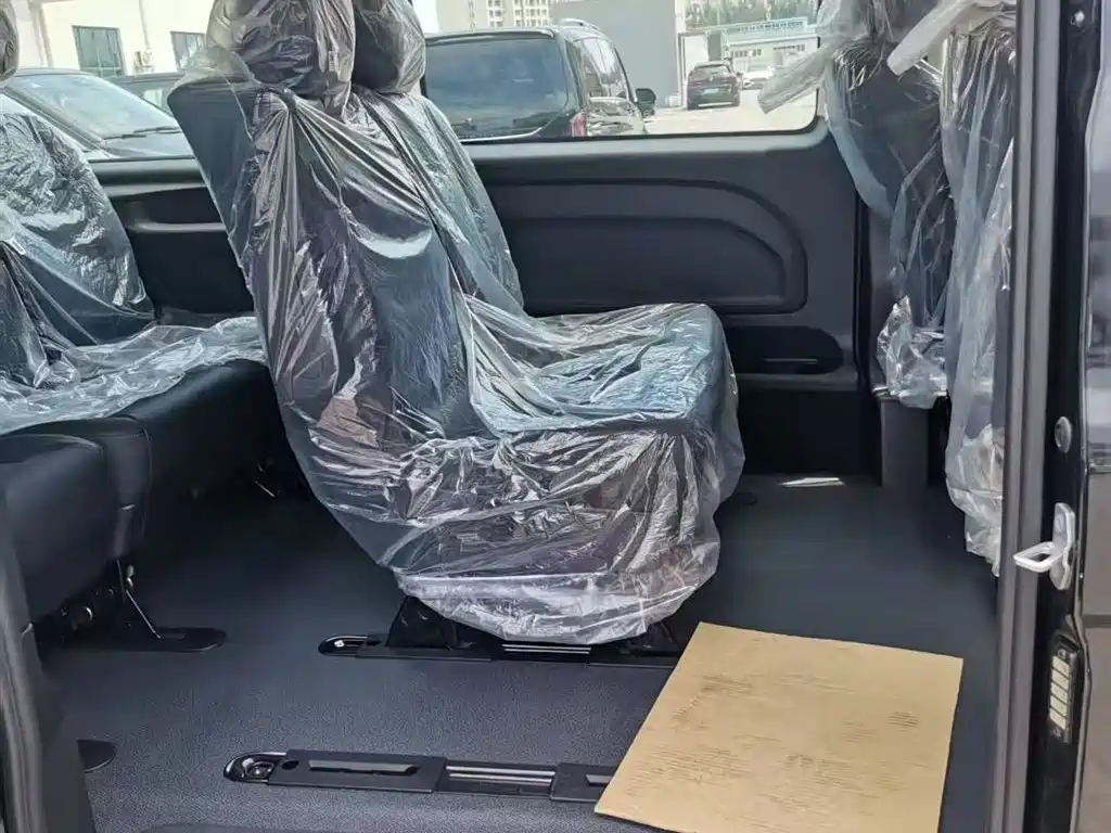 Mercedes-Benz Vito 2024 2.0T Elite 7 мест