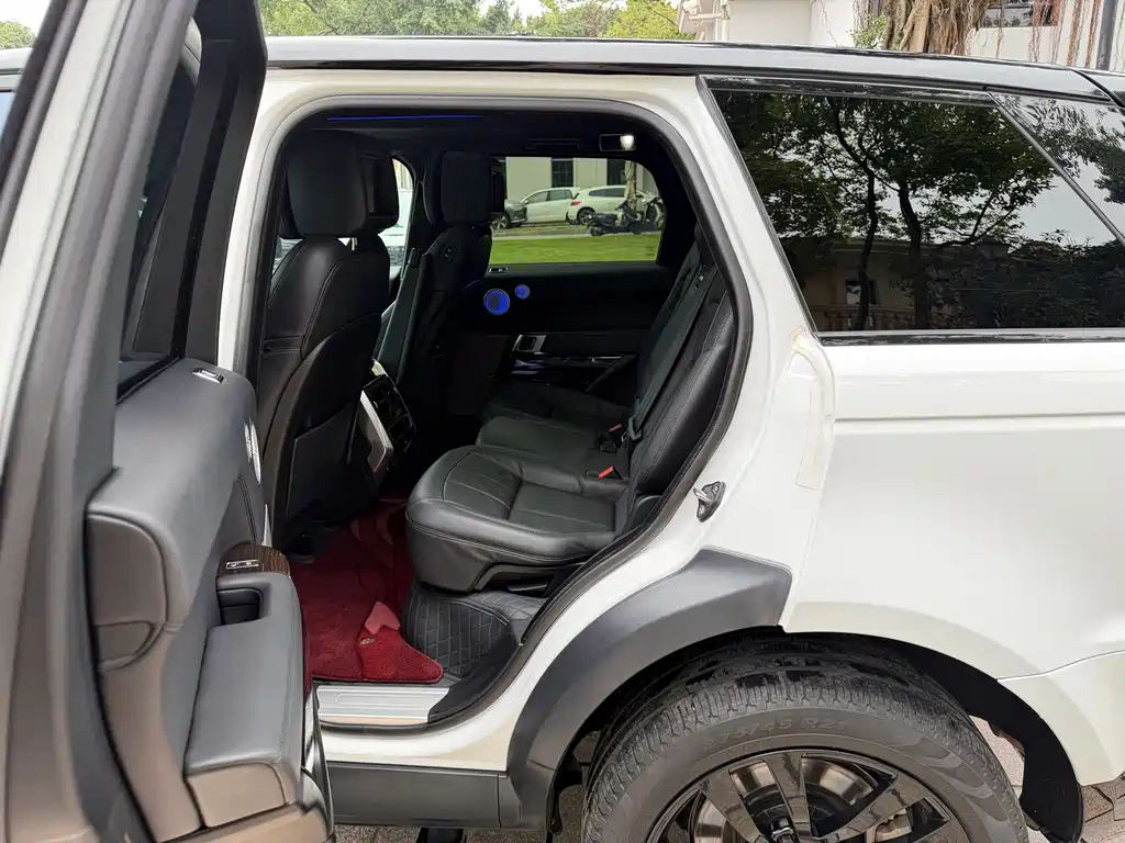 Land Rover Sport PHEV — миниатюра 16