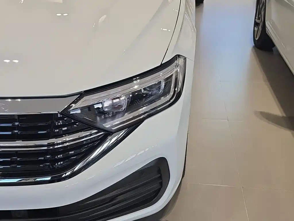 Volkswagen Sagitar — миниатюра 5