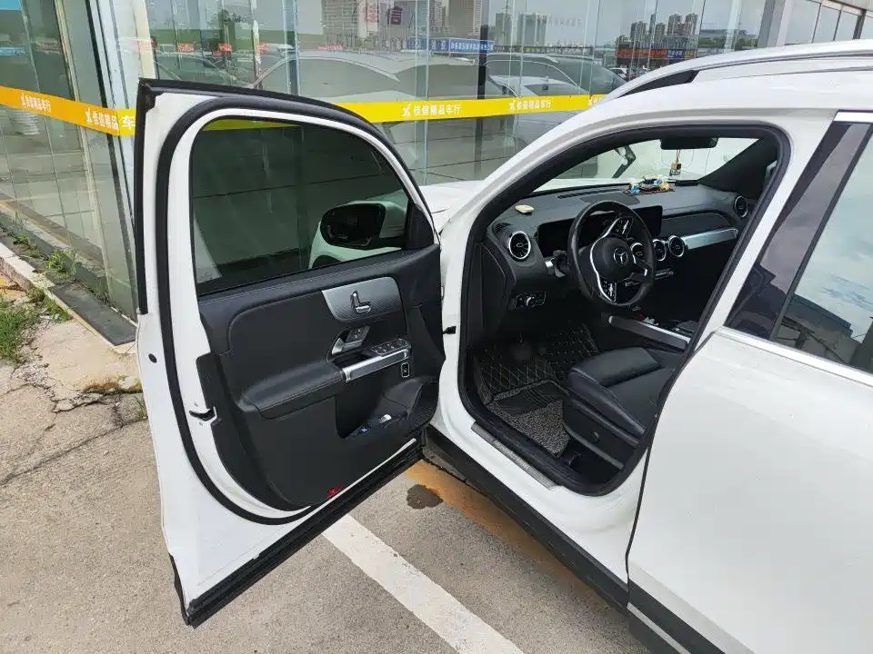 Mercedes-Benz GLB — миниатюра 4