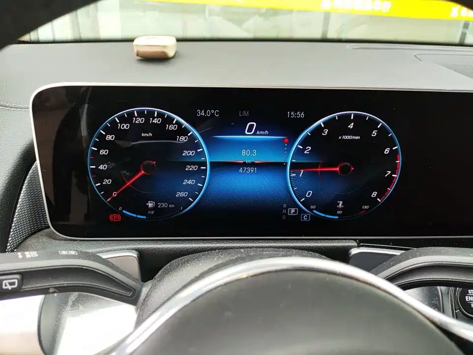 Mercedes-Benz GLB — миниатюра 6