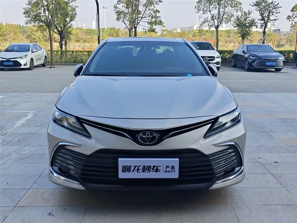 TOYOTA CAMRY