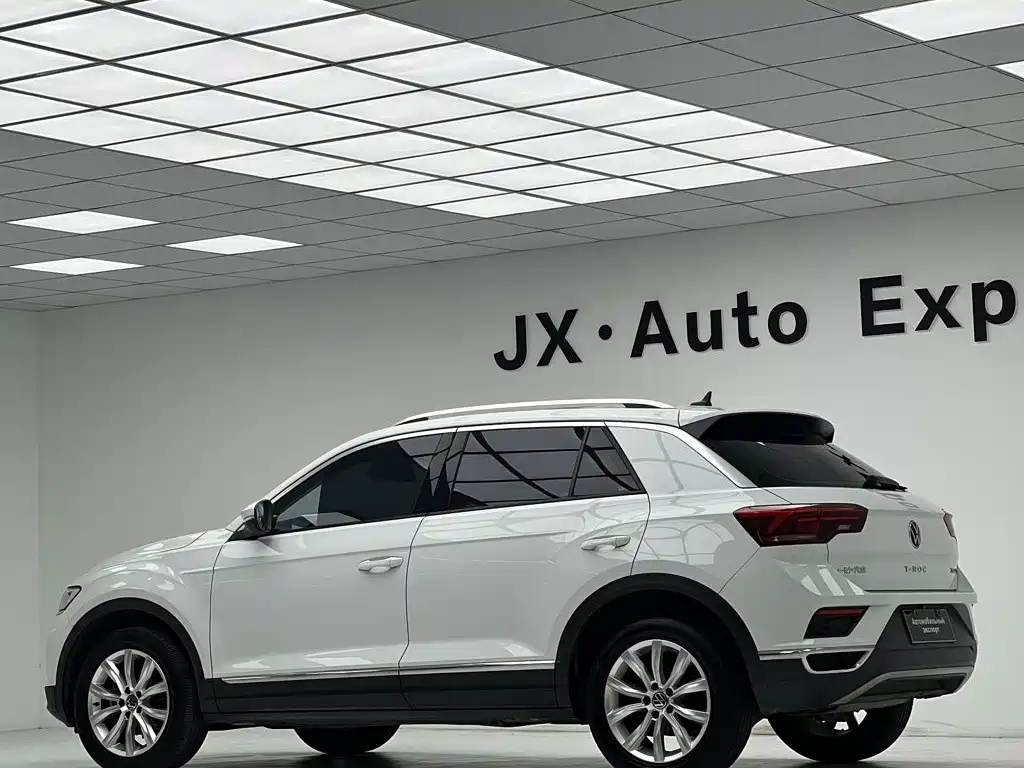 Volkswagen T-Roc — миниатюра 10