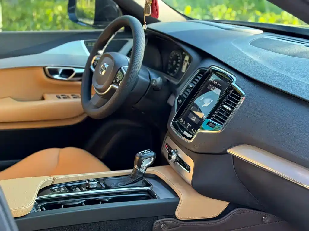 Volvo XC90 — миниатюра 16