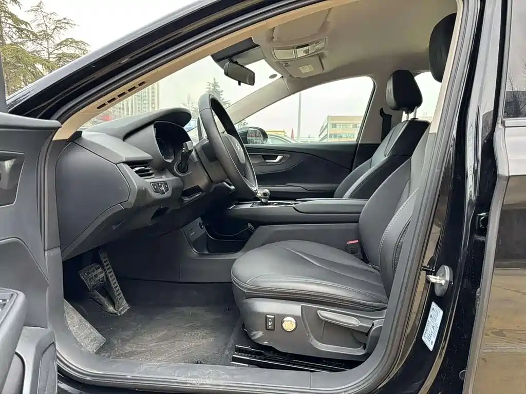 Hongqi E-QM5 2024 560km PLUS