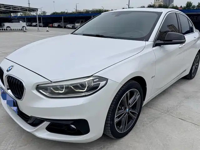 BMW  1 SERIES 2018