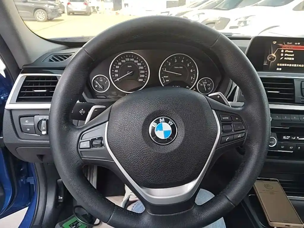 BMW 3 Series — миниатюра 11