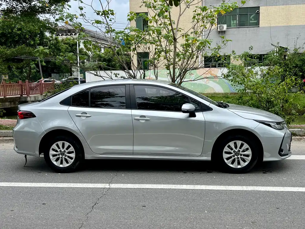 Toyota Corolla — миниатюра 8
