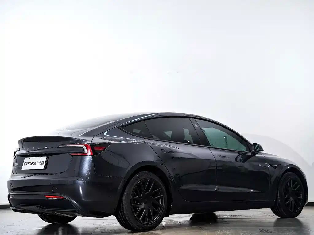 Tesla Model 3 — миниатюра 19