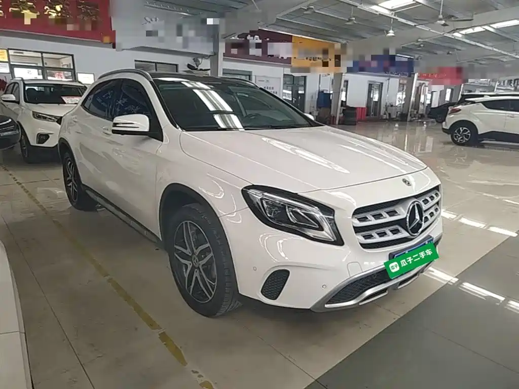 Mercedes-Benz GLA 2017 GLA 200 Fashion