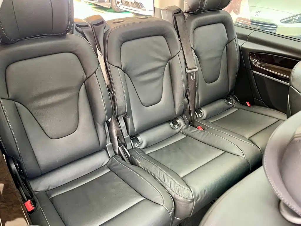 Mercedes-Benz V-Class — миниатюра 25