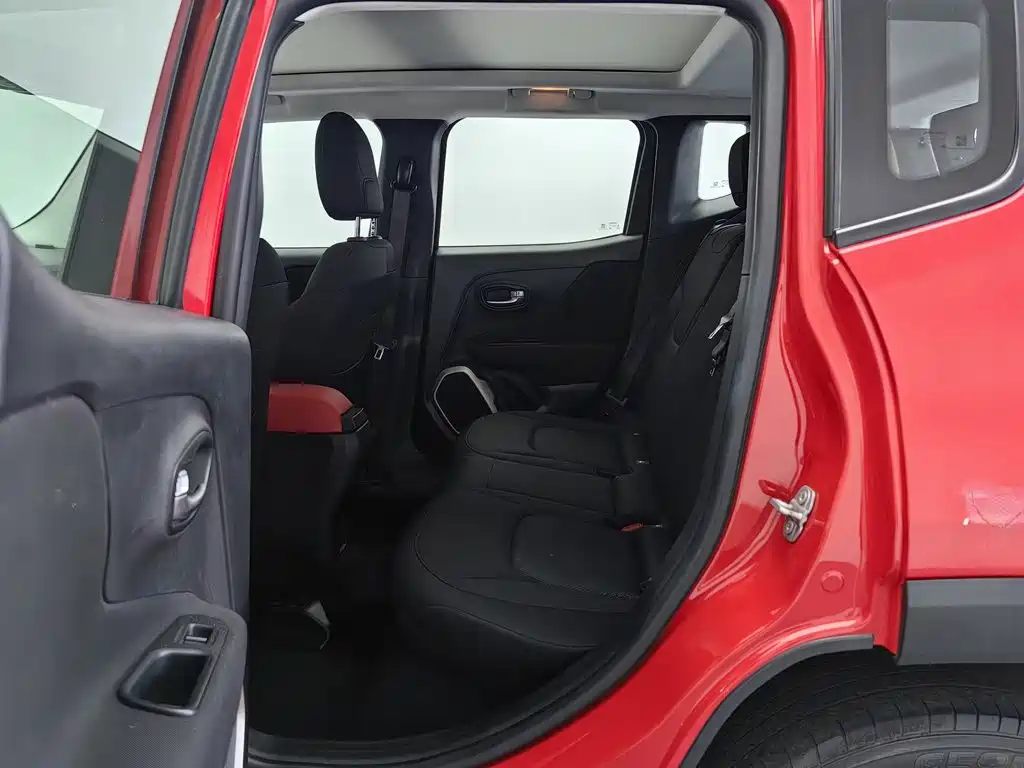 Jeep Renegade — миниатюра 15