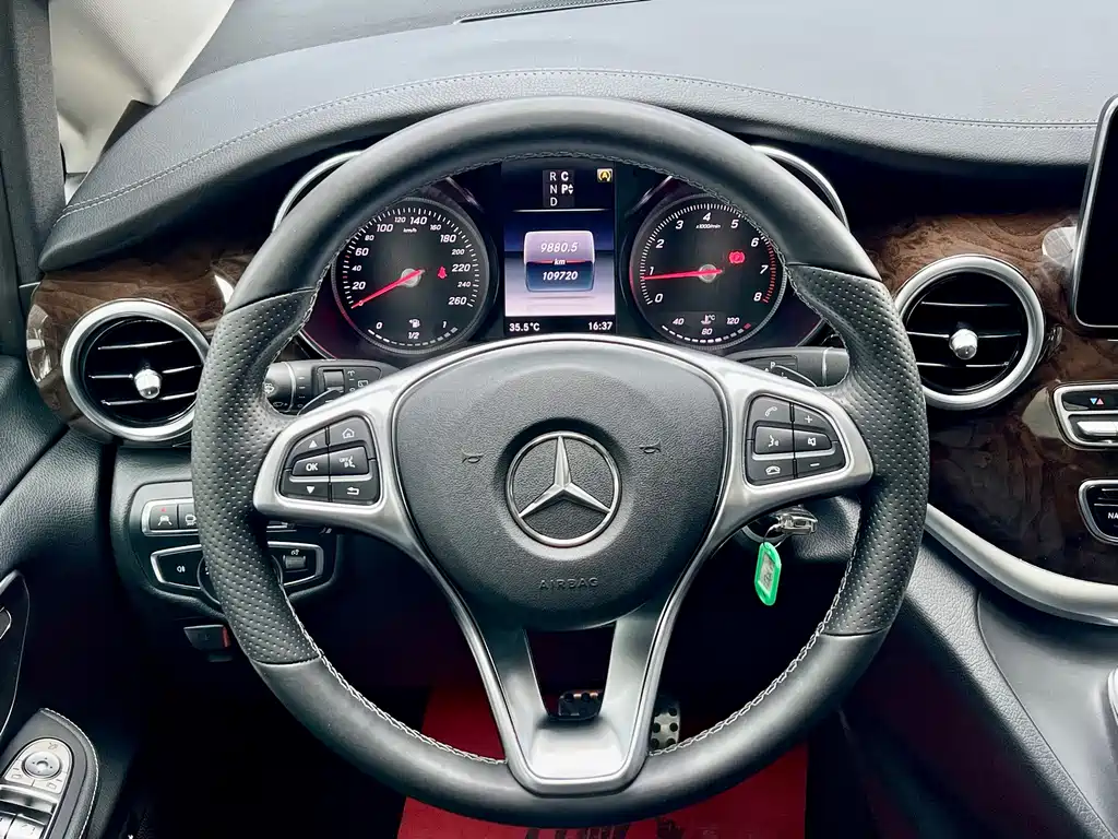Mercedes-Benz V-Class — миниатюра 8