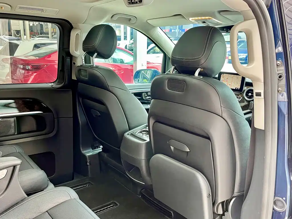 Mercedes-Benz V-Class — миниатюра 24