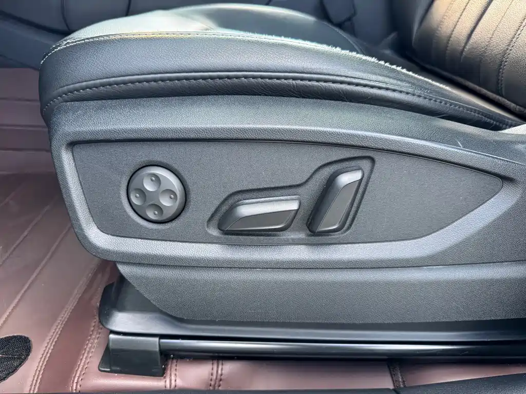 Audi Q5L — миниатюра 23