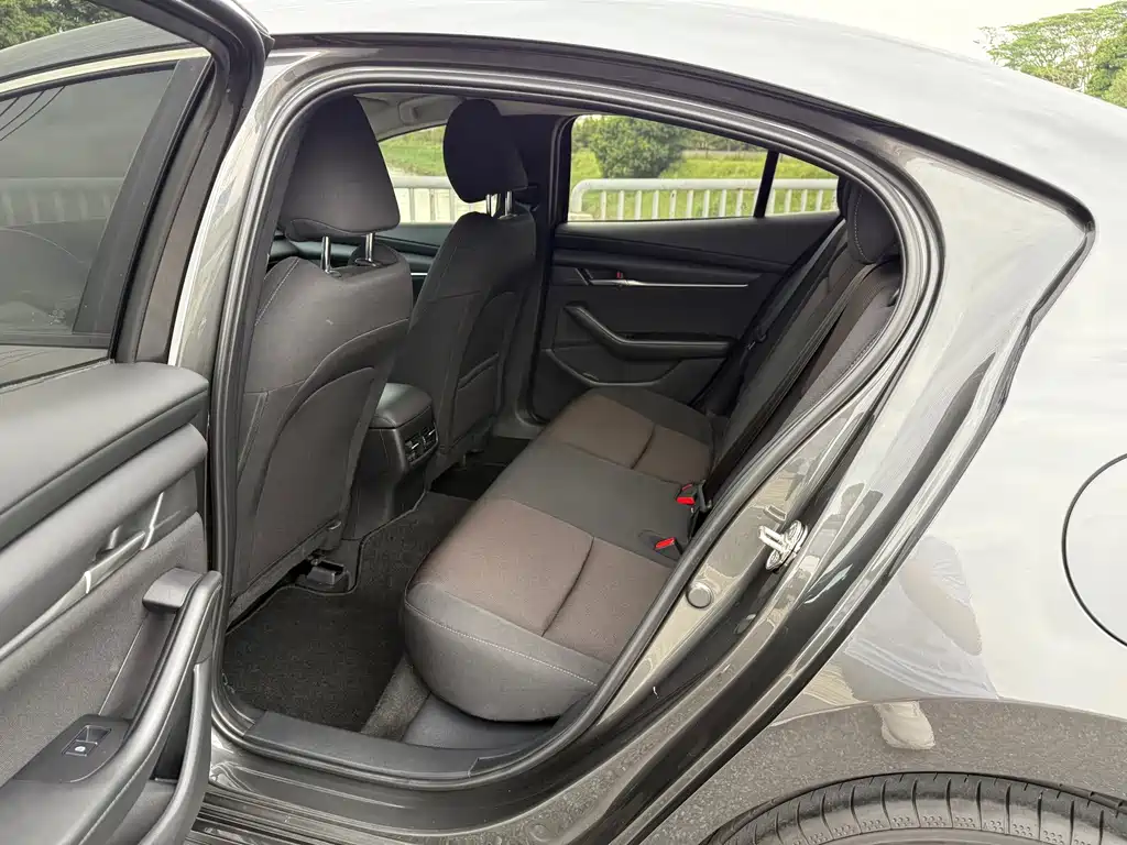 Mazda 3 Axela — миниатюра 13
