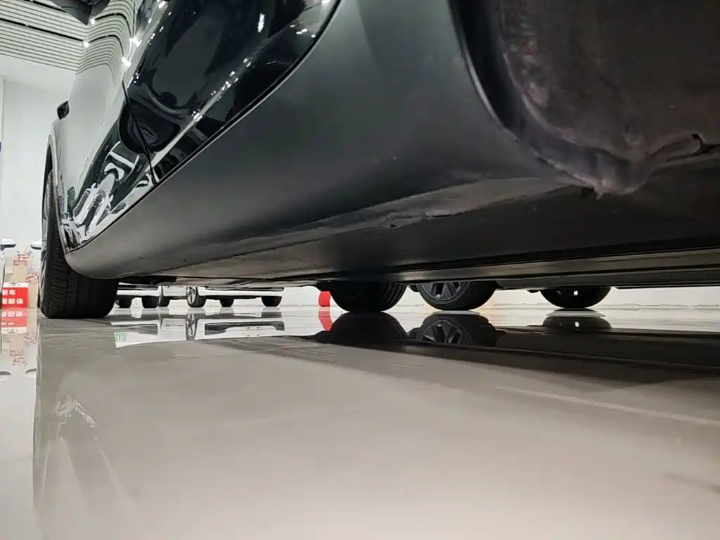 Tesla Model Y — миниатюра 22