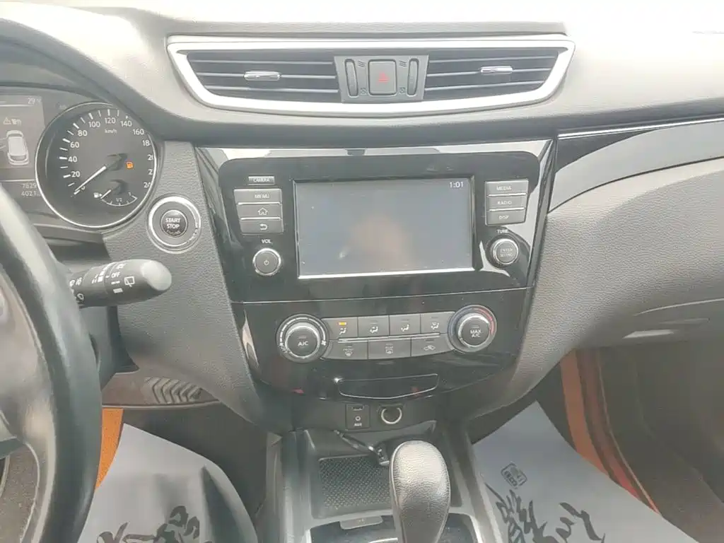 Nissan Qashqai — миниатюра 13