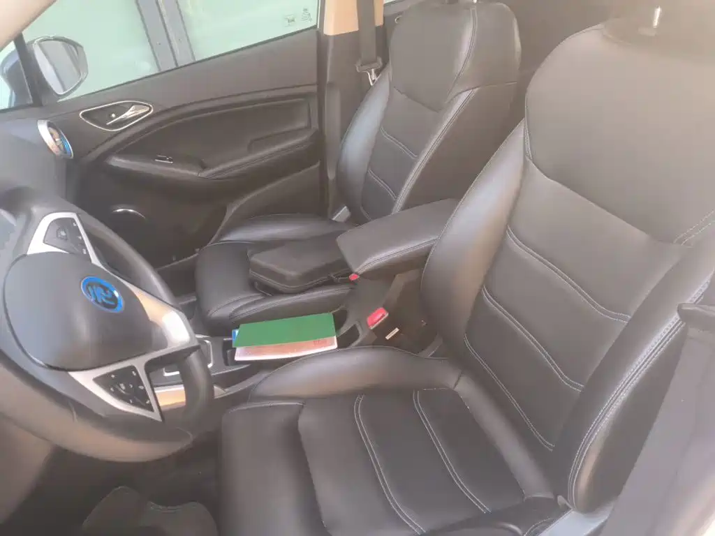 BYD Yuan EV — миниатюра 8