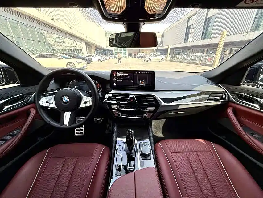 BMW 5 Series — миниатюра 2