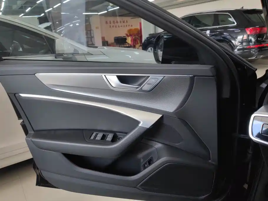Audi A6L — миниатюра 7