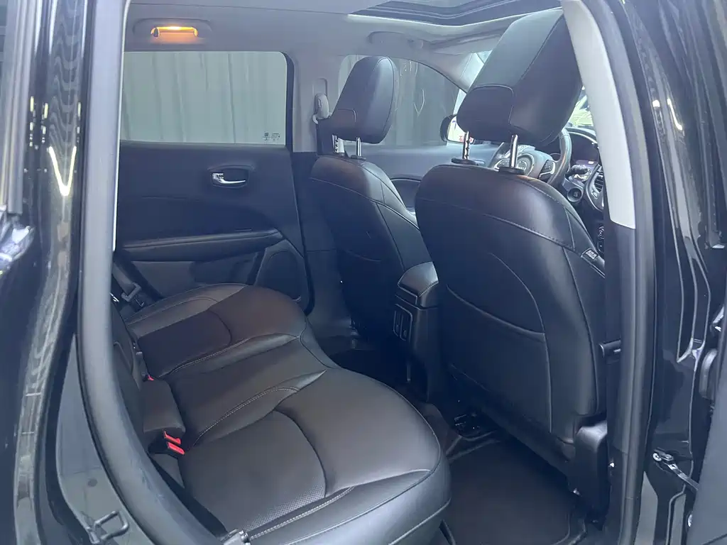 Jeep Compass — миниатюра 16