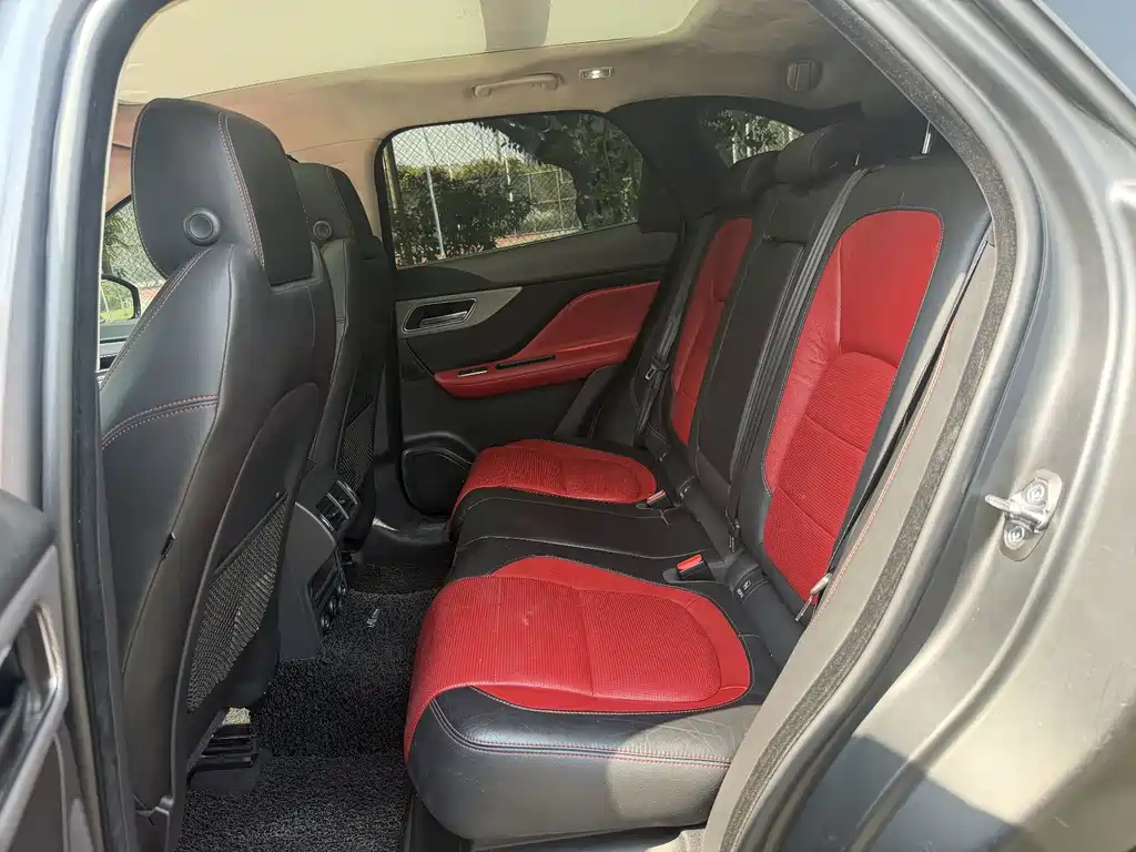 Jaguar F-PACE — миниатюра 10