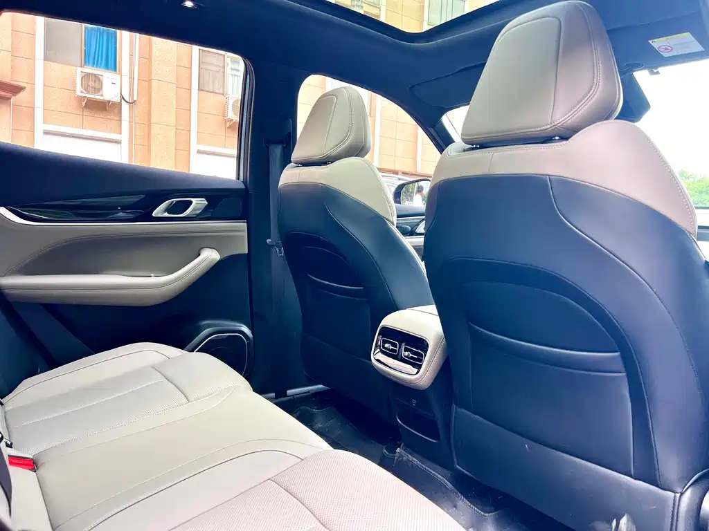Geely Boyue L — миниатюра 13