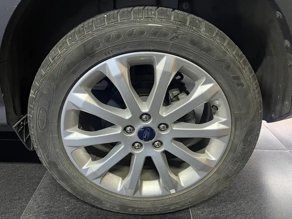 Ford Kuga — миниатюра 16