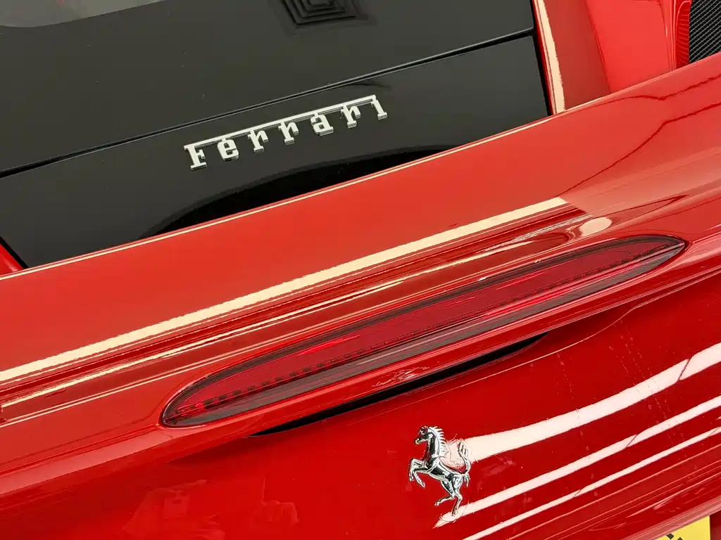 Ferrari F8 — миниатюра 7