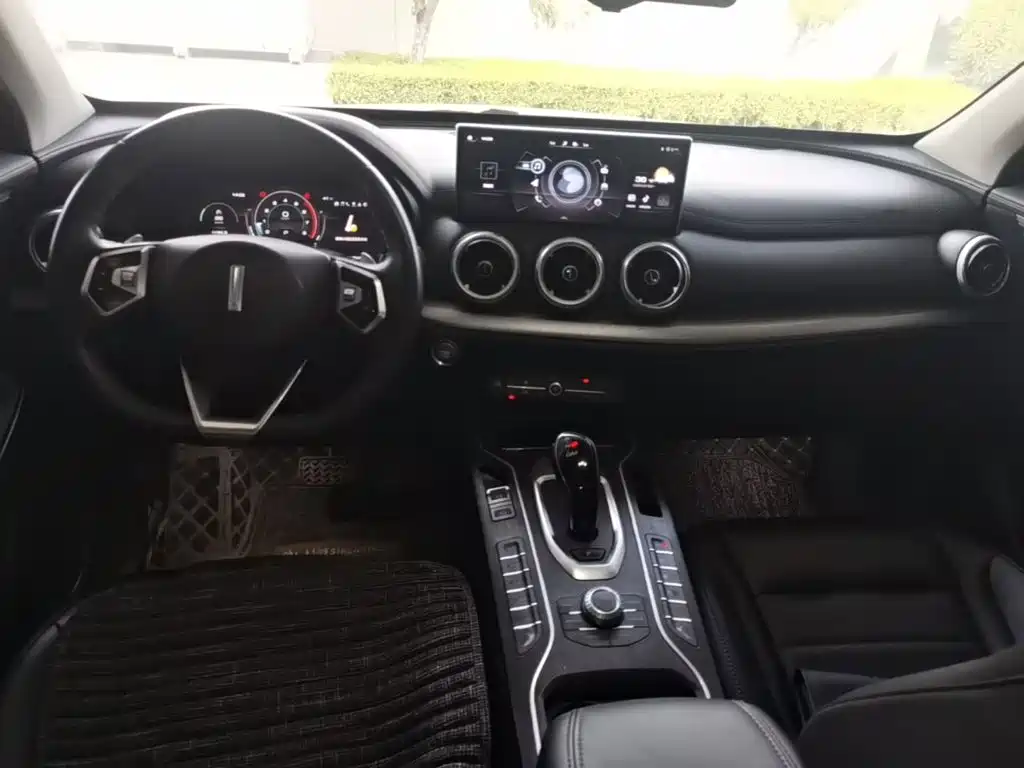 Wey Wey VV5 — миниатюра 10