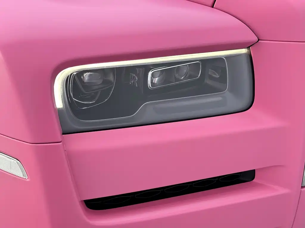 Rolls-Royce Cullinan — миниатюра 10
