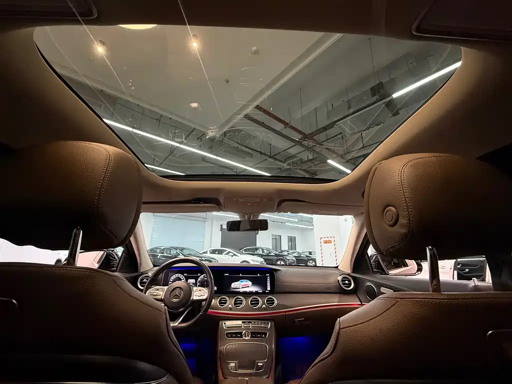 Mercedes-Benz E-Class — миниатюра 10