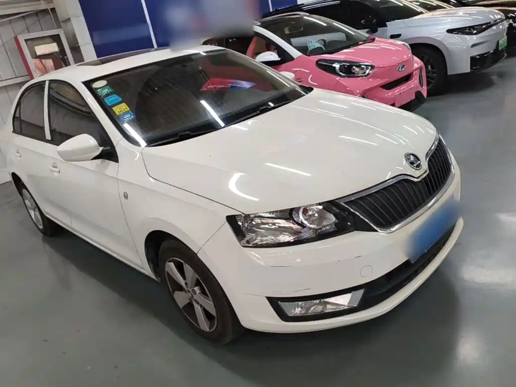 Skoda Rapid — миниатюра 4