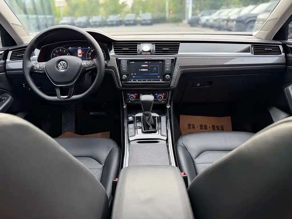 Volkswagen Phideon — миниатюра 4