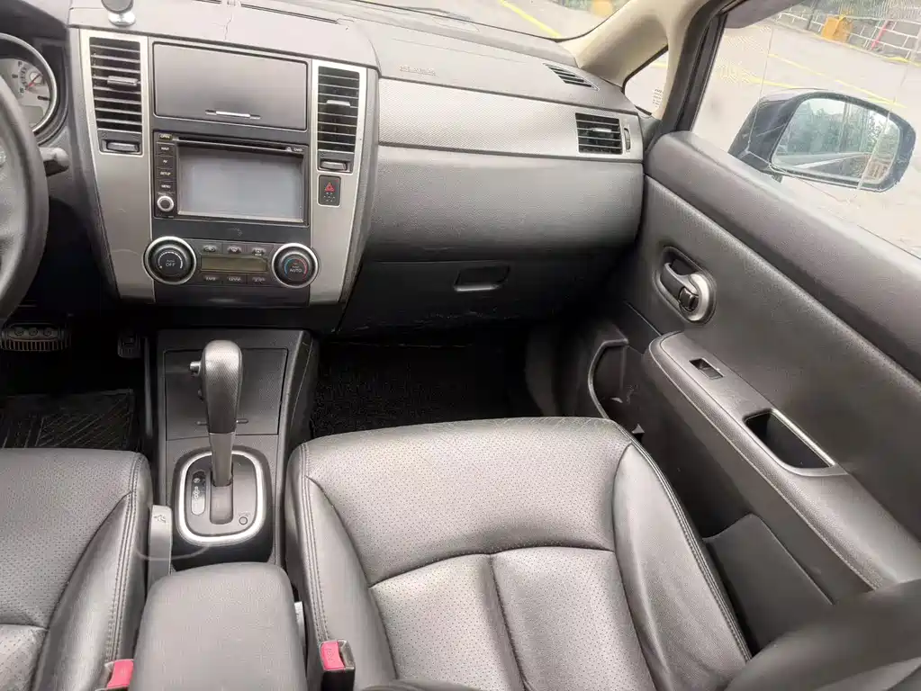 Nissan Tiida 1.6L CVT Smart Type, фото 18