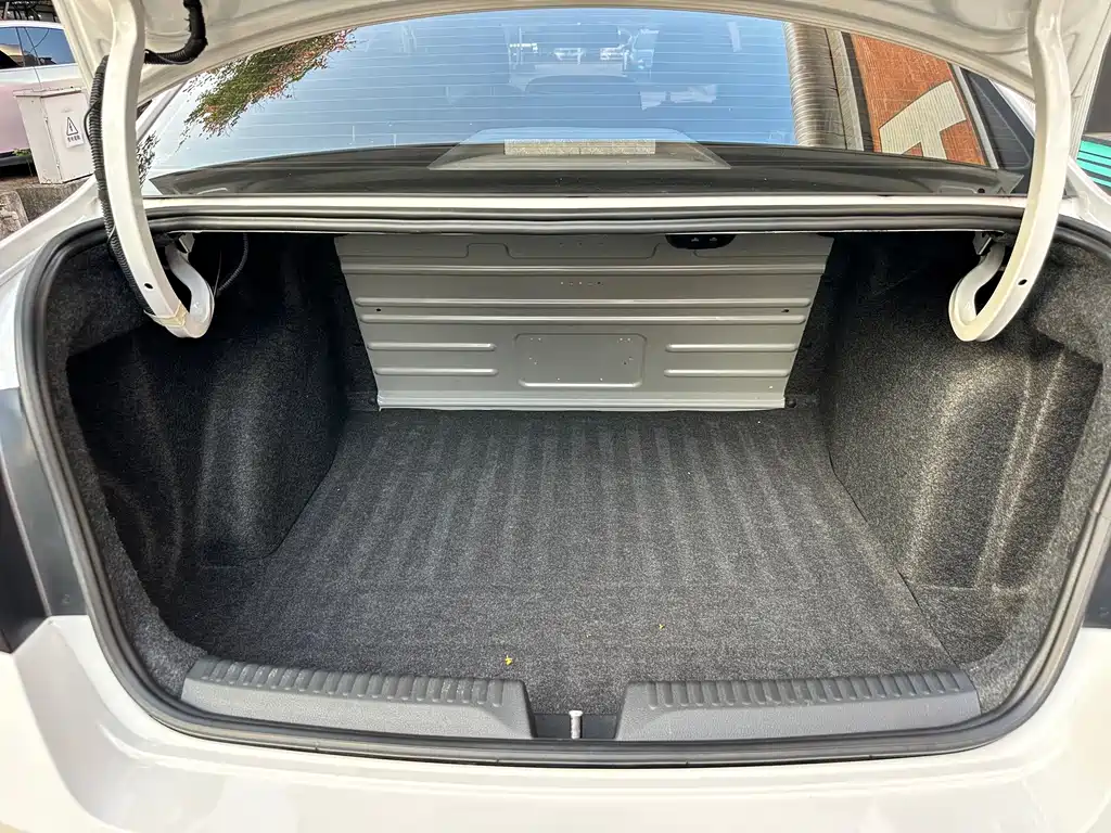 Skoda Rapid — миниатюра 17