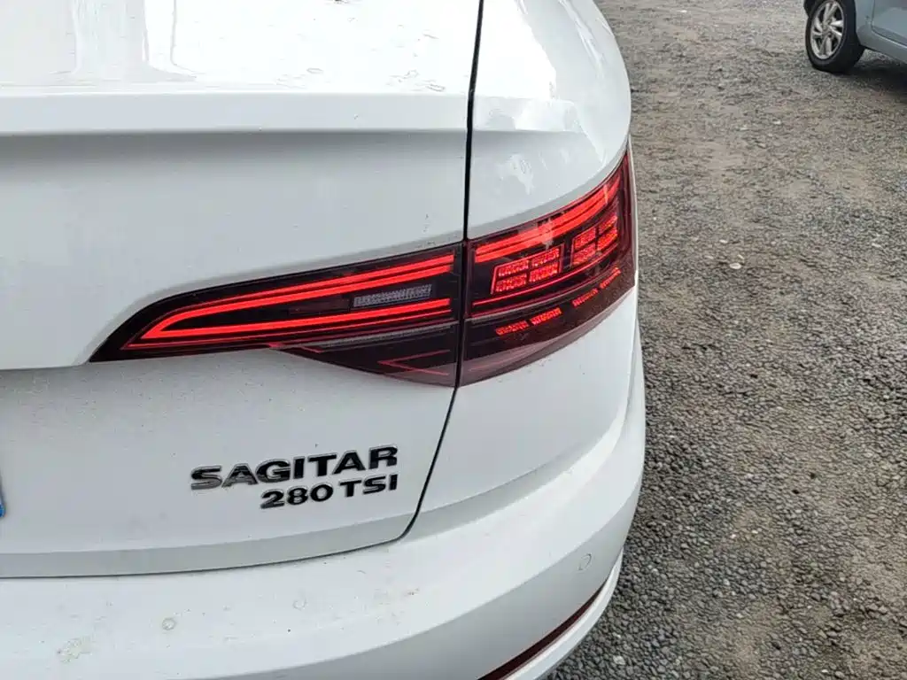 Volkswagen Sagitar — миниатюра 8