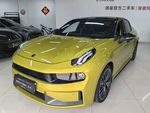Lynk & Co 03