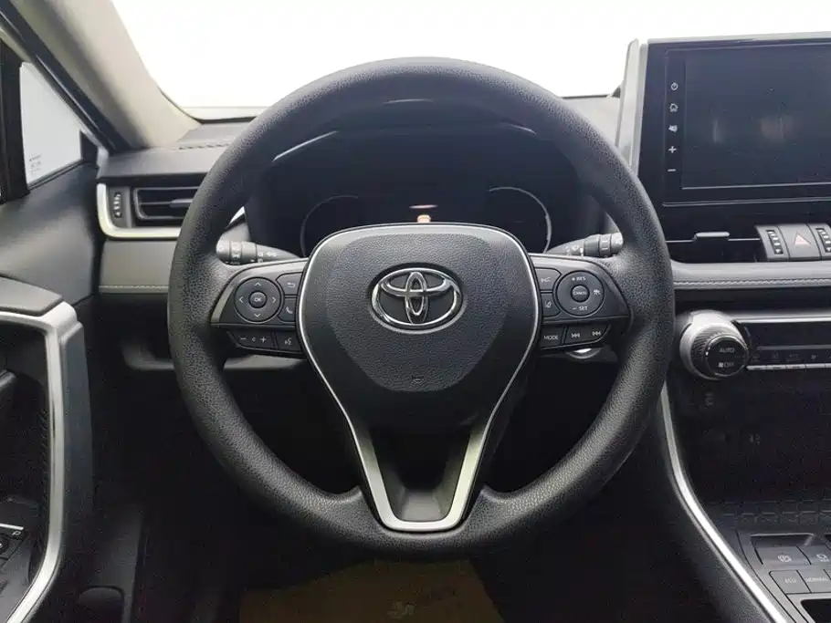 Toyota RAV4 — миниатюра 15