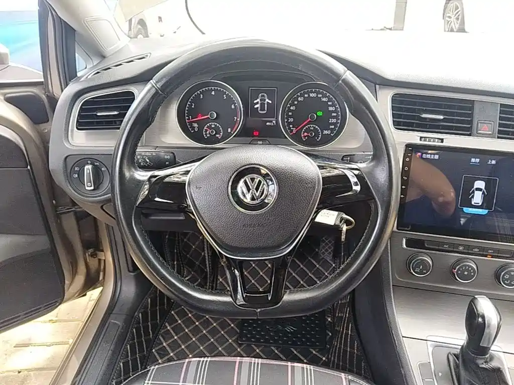 Volkswagen Golf — миниатюра 11
