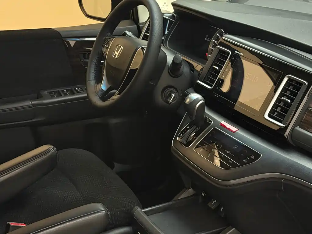 Honda Elysion — миниатюра 23