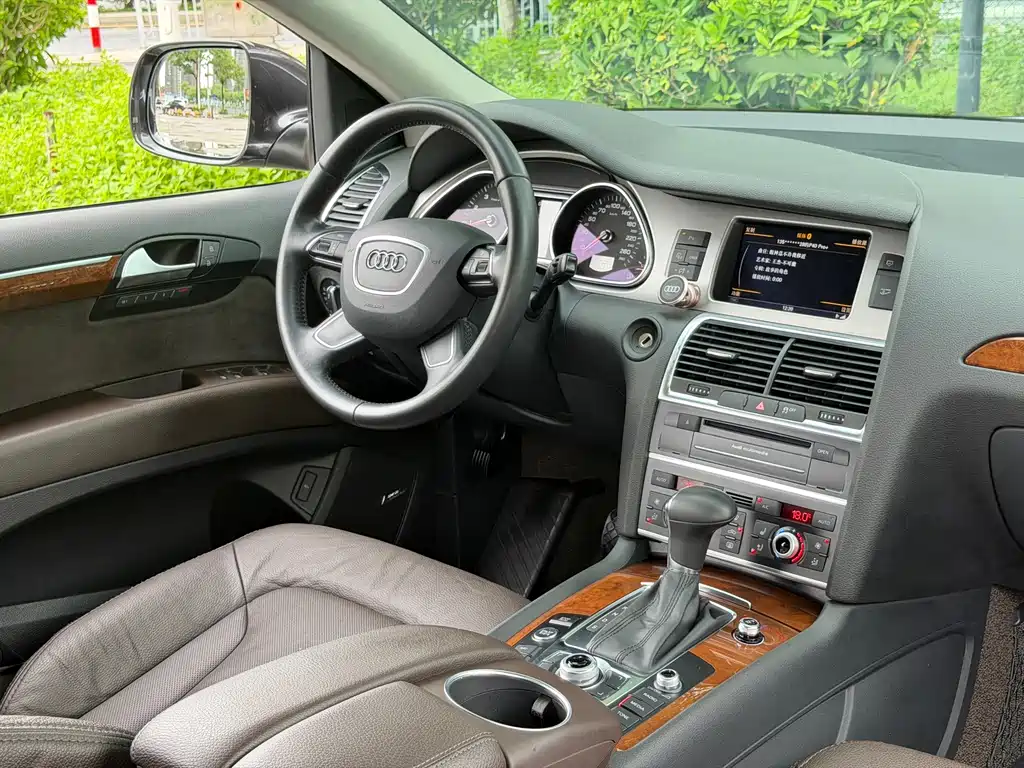 Audi Q7 — миниатюра 9
