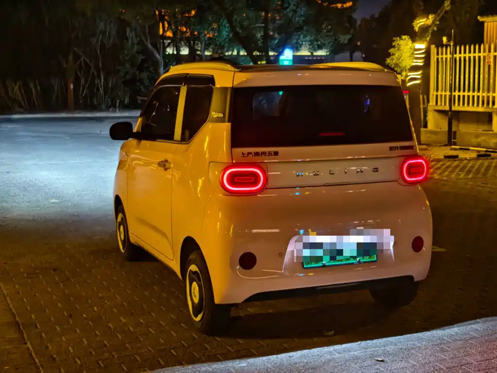 Wuling MINIEV — миниатюра 6