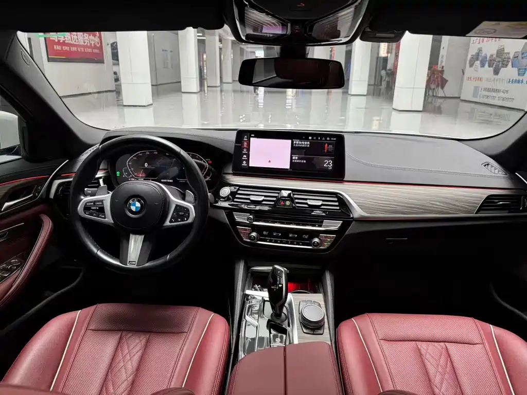BMW 5 Series — миниатюра 14