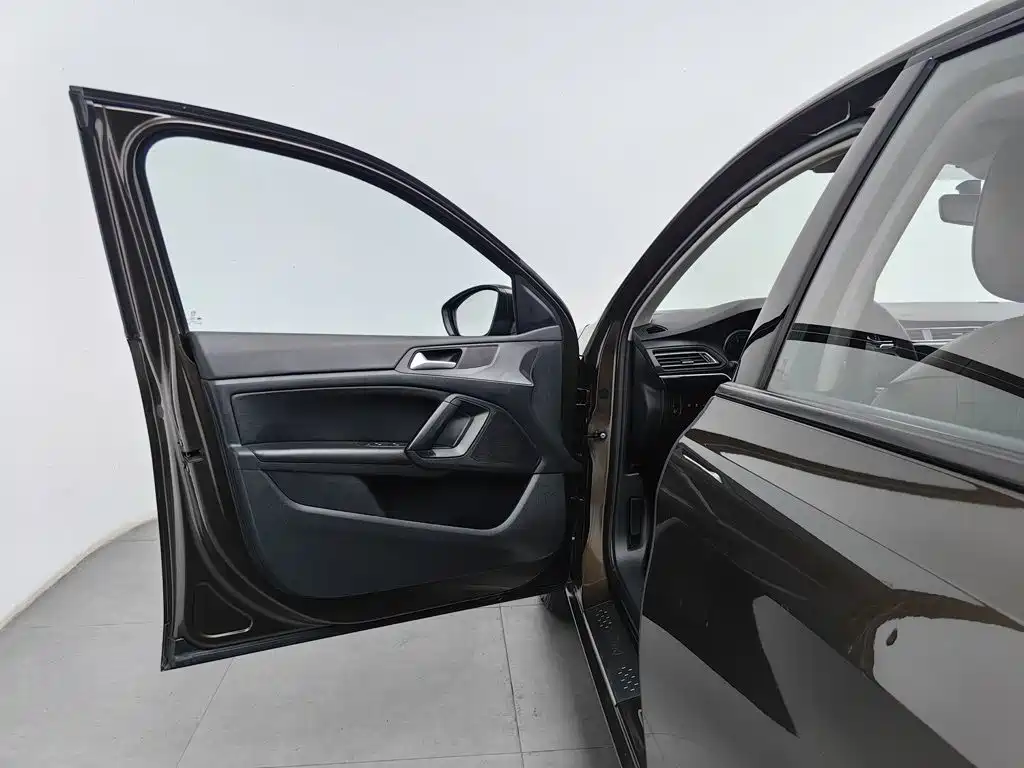 Peugeot 408 — миниатюра 8