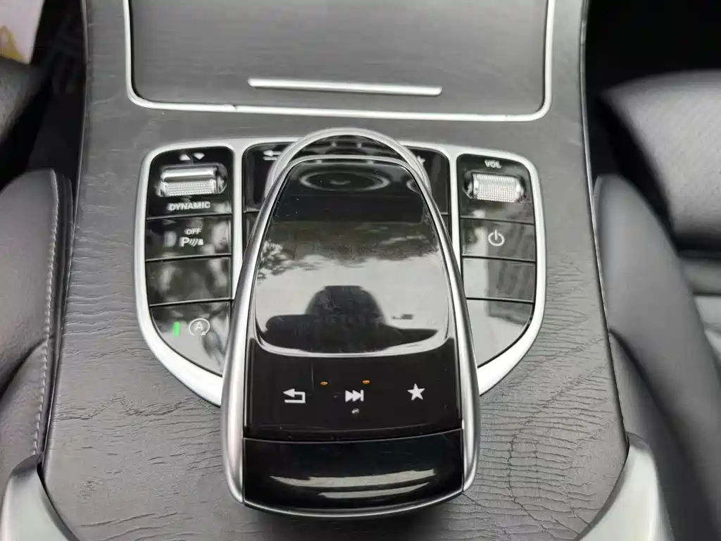 Mercedes-Benz C-Class — миниатюра 14