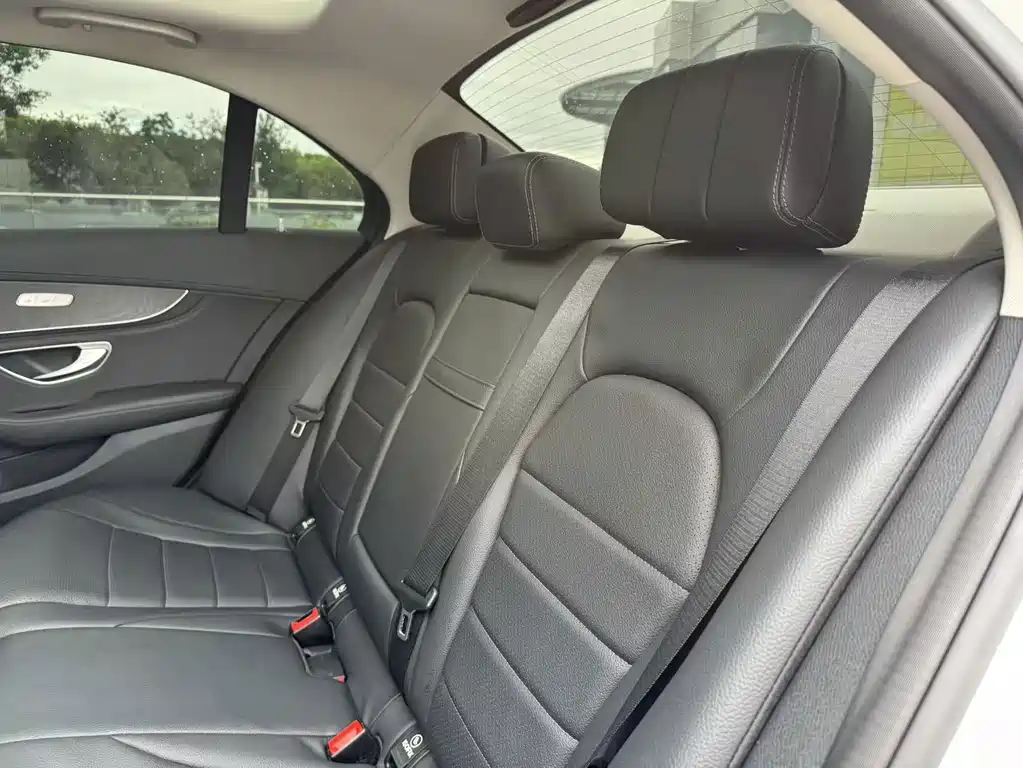 Mercedes-Benz C-Class — миниатюра 16